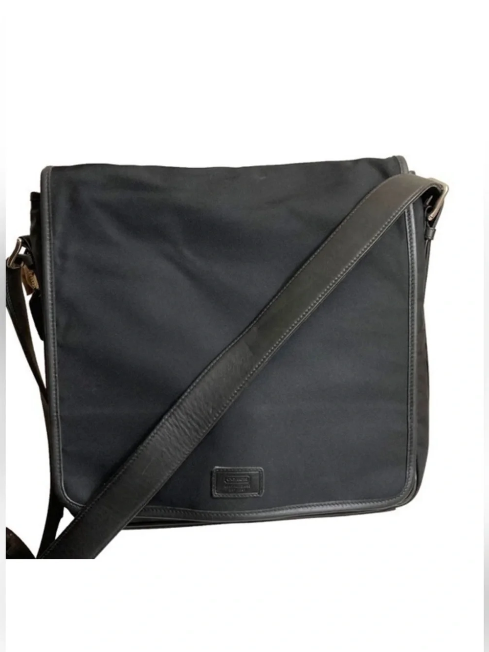 Coach classic messenger